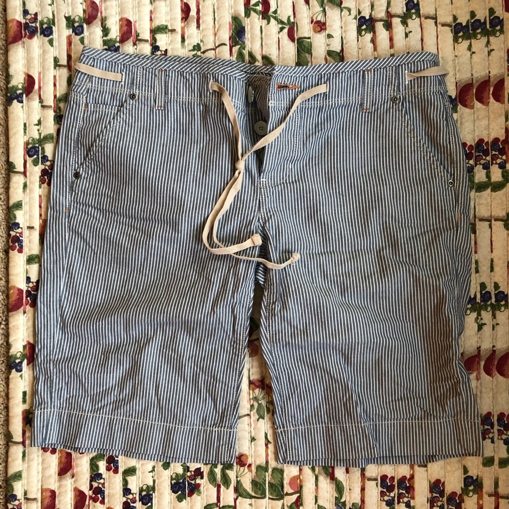 Gap jeans limited edition shorts, size 6